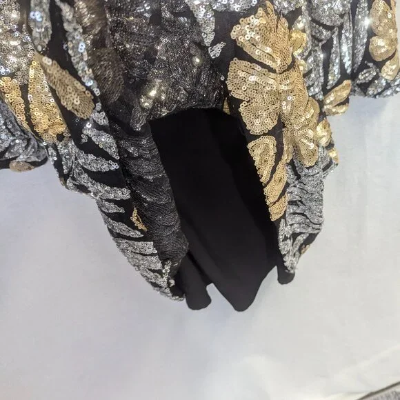Belle Badgley Mischka Size 6 Gold and Silver Sequined Dress